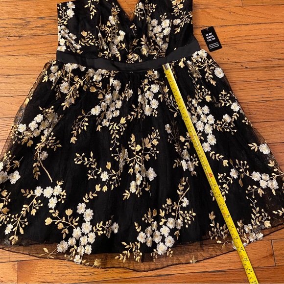 Gold Floral Embroidered Tulle Dress - Picture 14 of 16